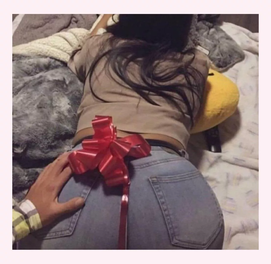 Medry Christmas 🎁 posted by Weak-Tie3597