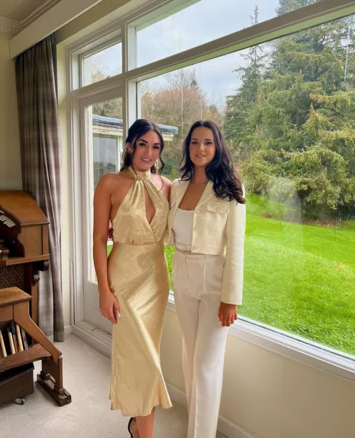 Only one is me, guess which one ;) [2] by friendlyface04