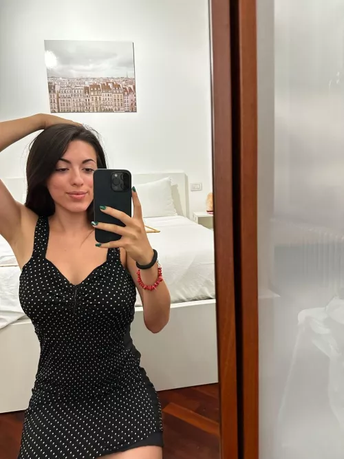 Sexy but not vulgar; I'm the embodiment of subtle temptation. F19 by brumbyicecream