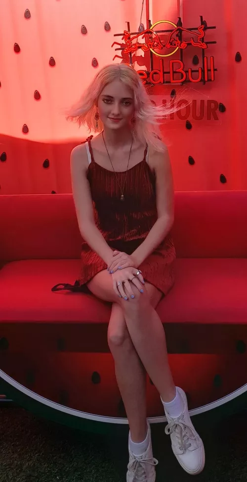 Sexy vibes with elegance; a dance of desire without excess. F18 by kissesglitter