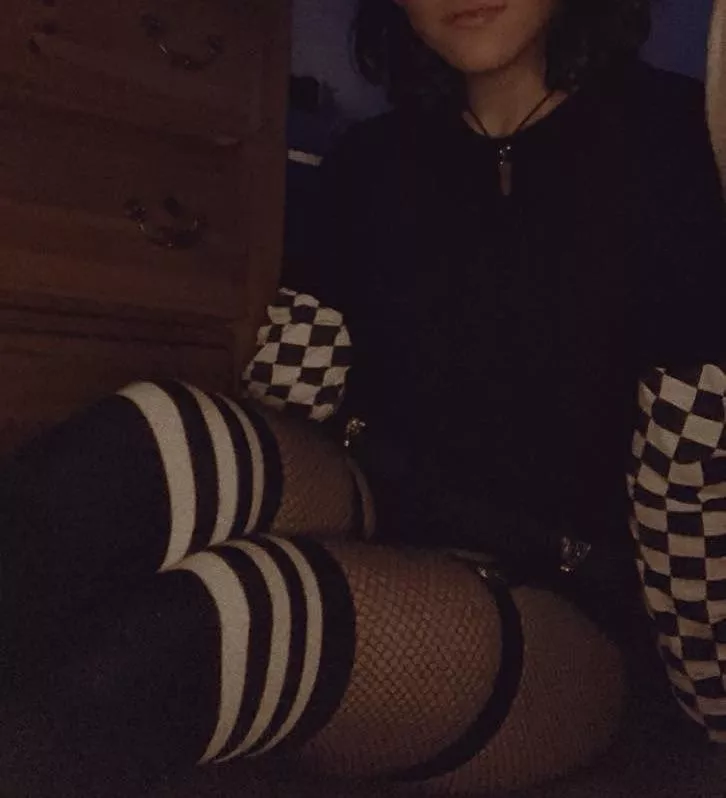 sitting on the floor >>> sitting in chairs. don’t you agree? posted by sensitivity1969