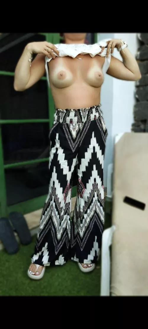 Some pretty b's out in the wild by Belle_emerald