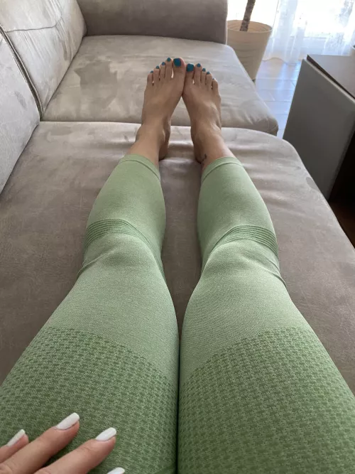 Straight after gym by froggeefeet