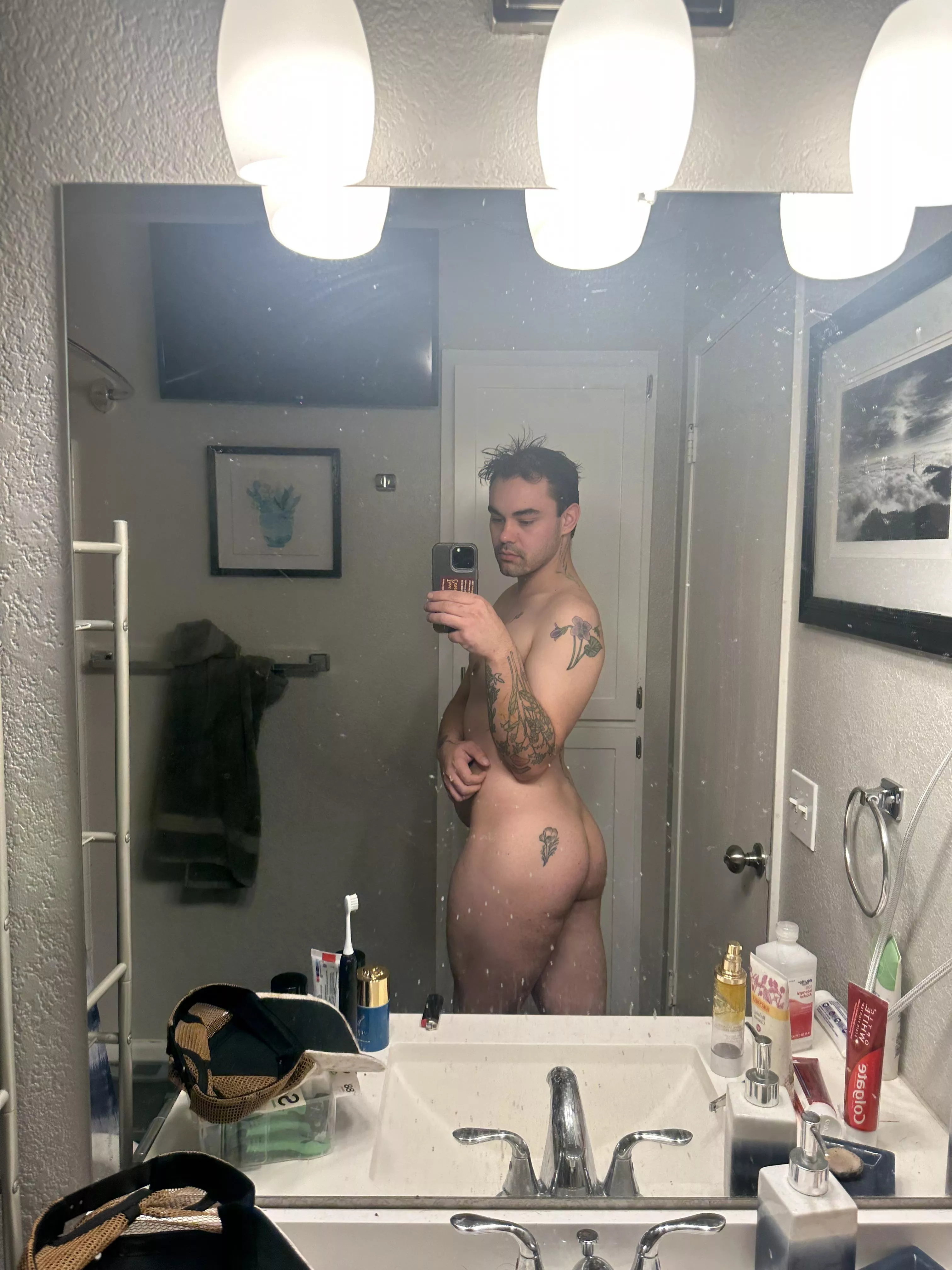 Thick booty boy cumming through hehe posted by YesterdayPublic2123