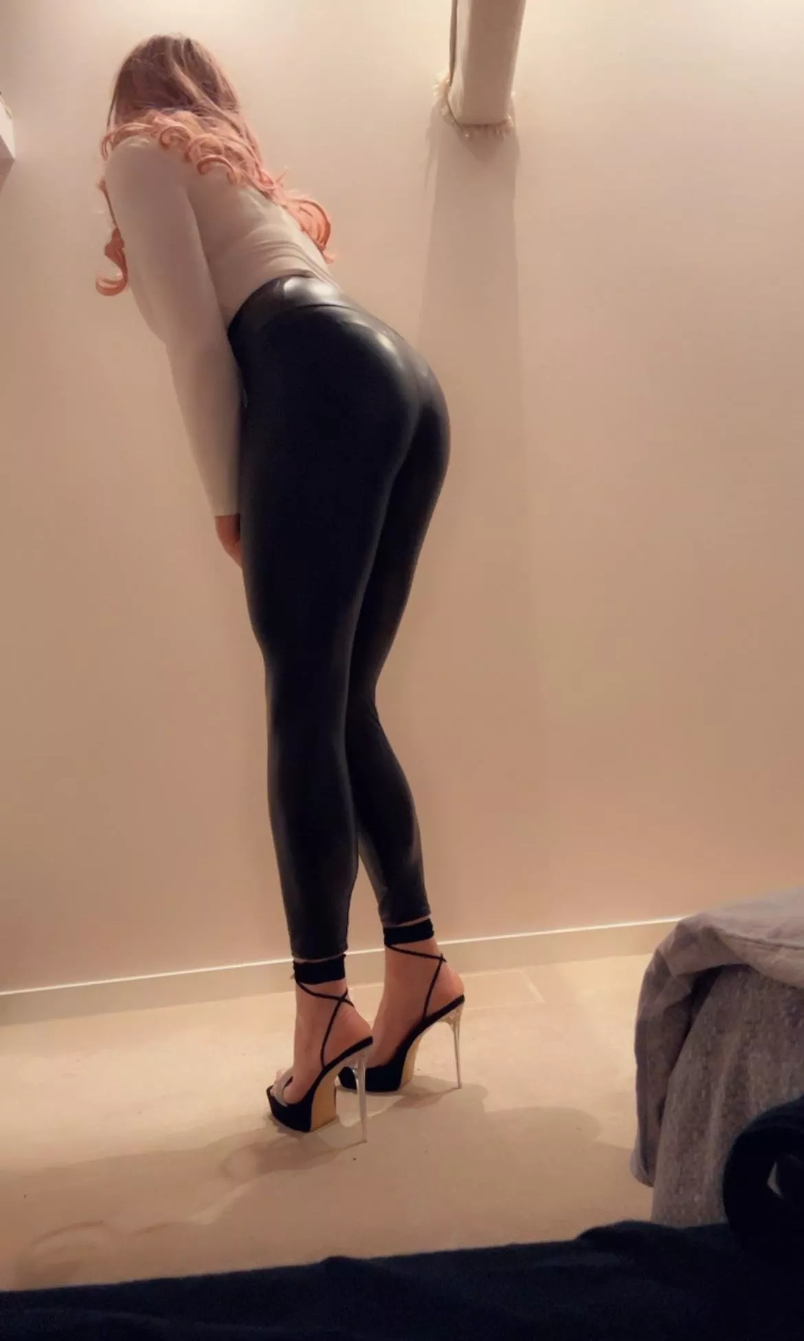 This leather need to be oiled, who has an idea?😇 posted by Noabilove