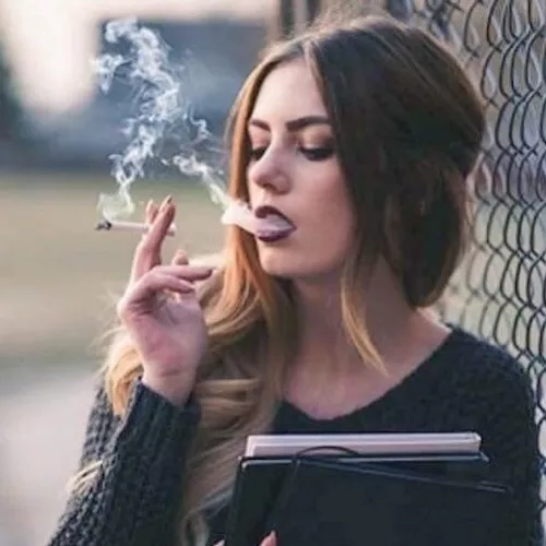 Transfixed by the beauty of her own smoke by darkpoetries