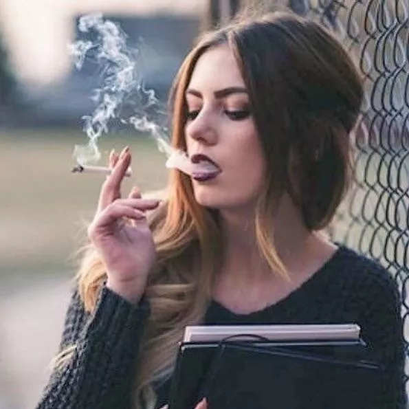 Transfixed by the beauty of her own smoke posted by darkpoetries