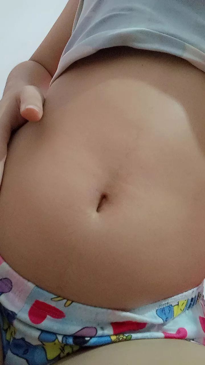 What a cute navel 😍😍😍 posted by Previous-Gur-1319