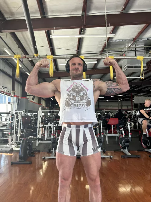 Workout pose by jacksonGaines