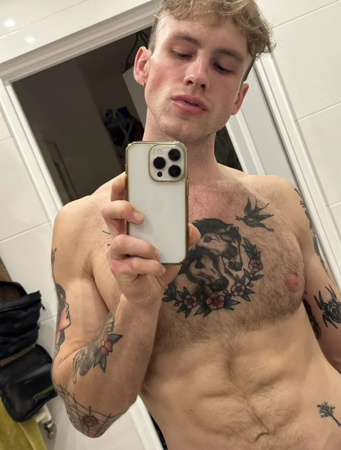 Young n hairy posted by AlphaJake23