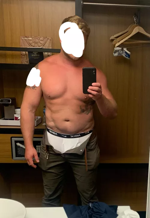 (33) All alone in a hotel who is going to take of Daddy by fitj825