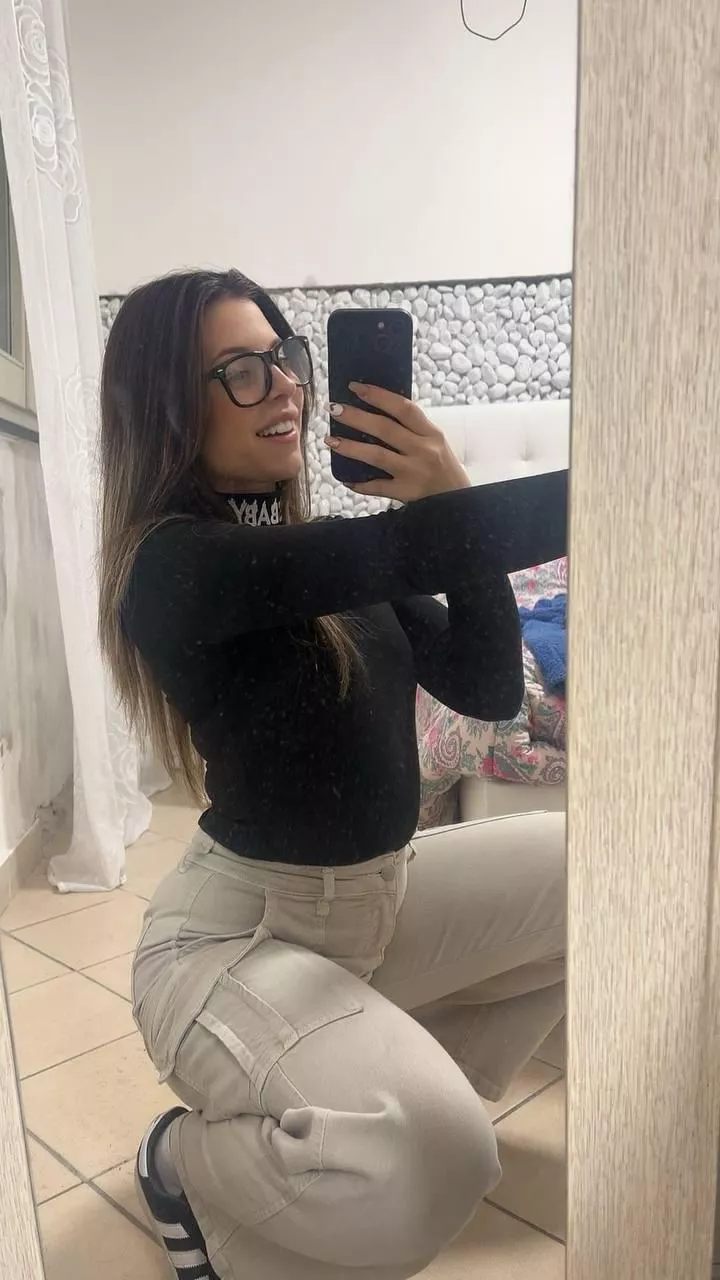 a smiley girl IUTR posted by Austyn_Michael