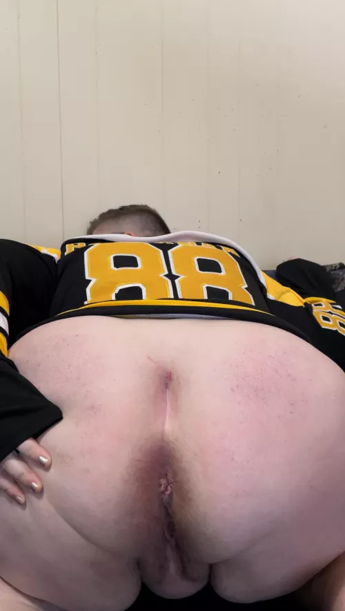 Any other horny Bruins fans watching the game right now? by Thelylag