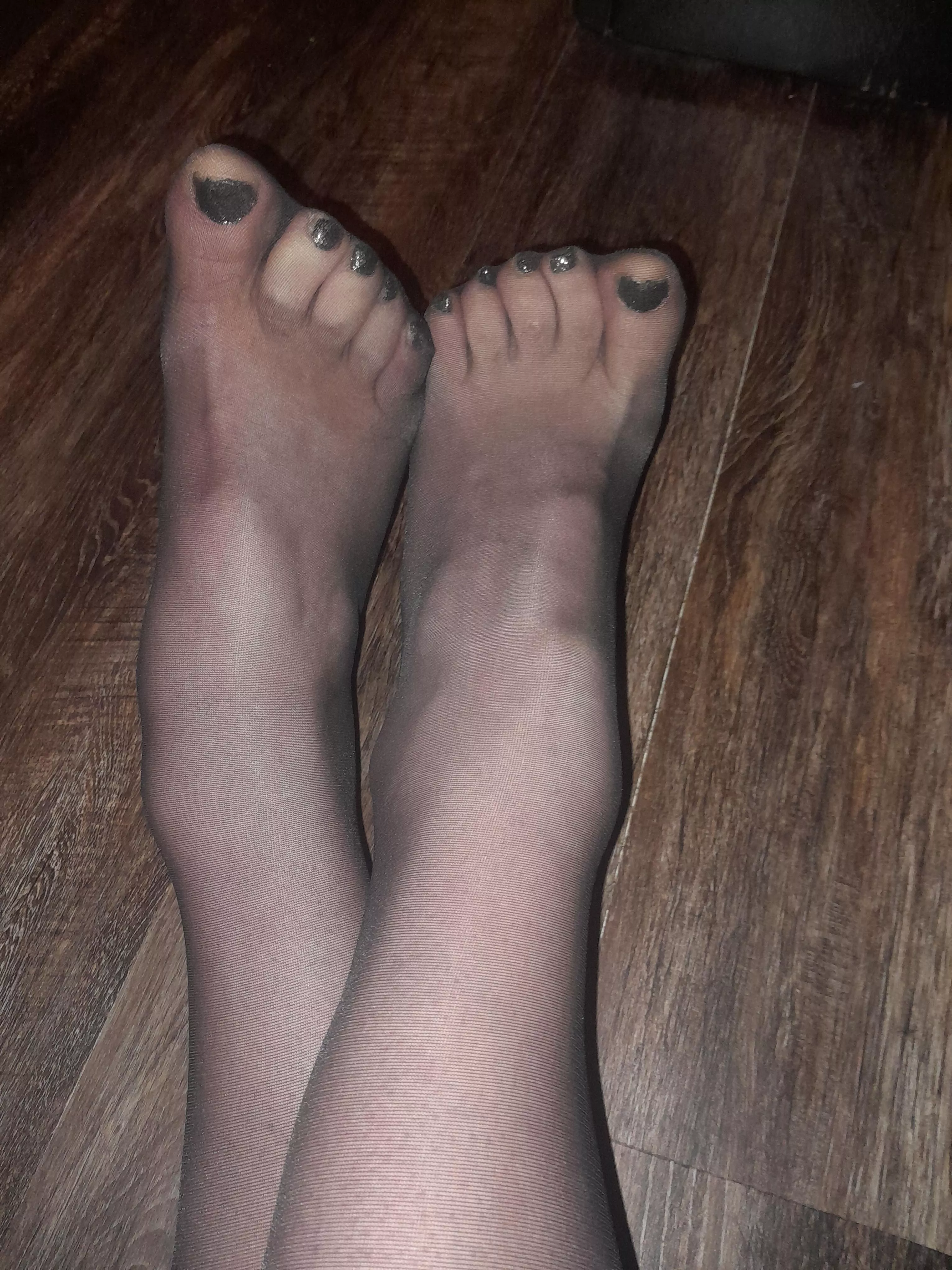 Apparently my pantyhosed feet make men cum posted by JessicaPantyhose
