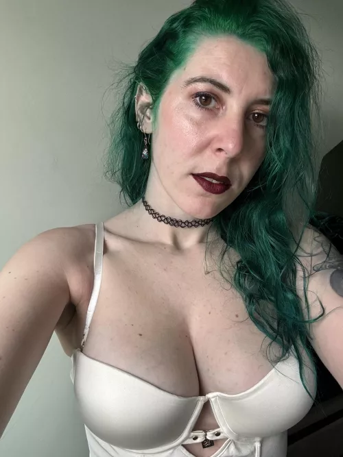 Barely contained by sirenskiss3