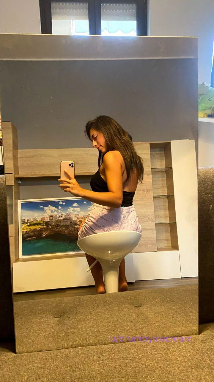 black top, pink skirt, just need u behind me alr ;) F19 posted by brumbyicecream