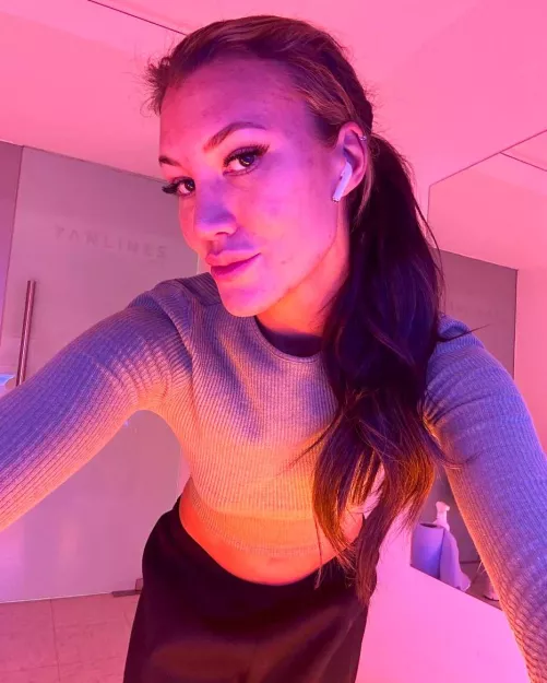 Can I still wear crop tops if I'm 6'6 and 19F? by Gold_Peoniesa