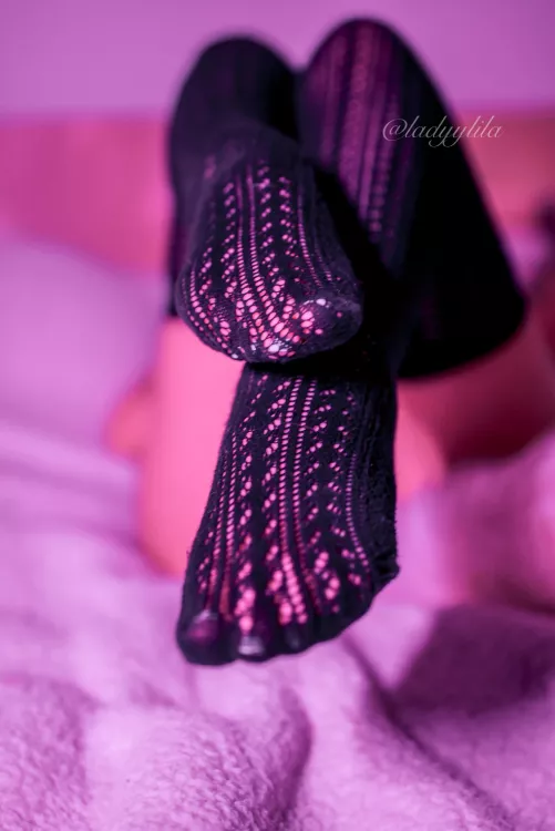 Come kiss my feet, it’s been a long day! [f] by LilaLicks