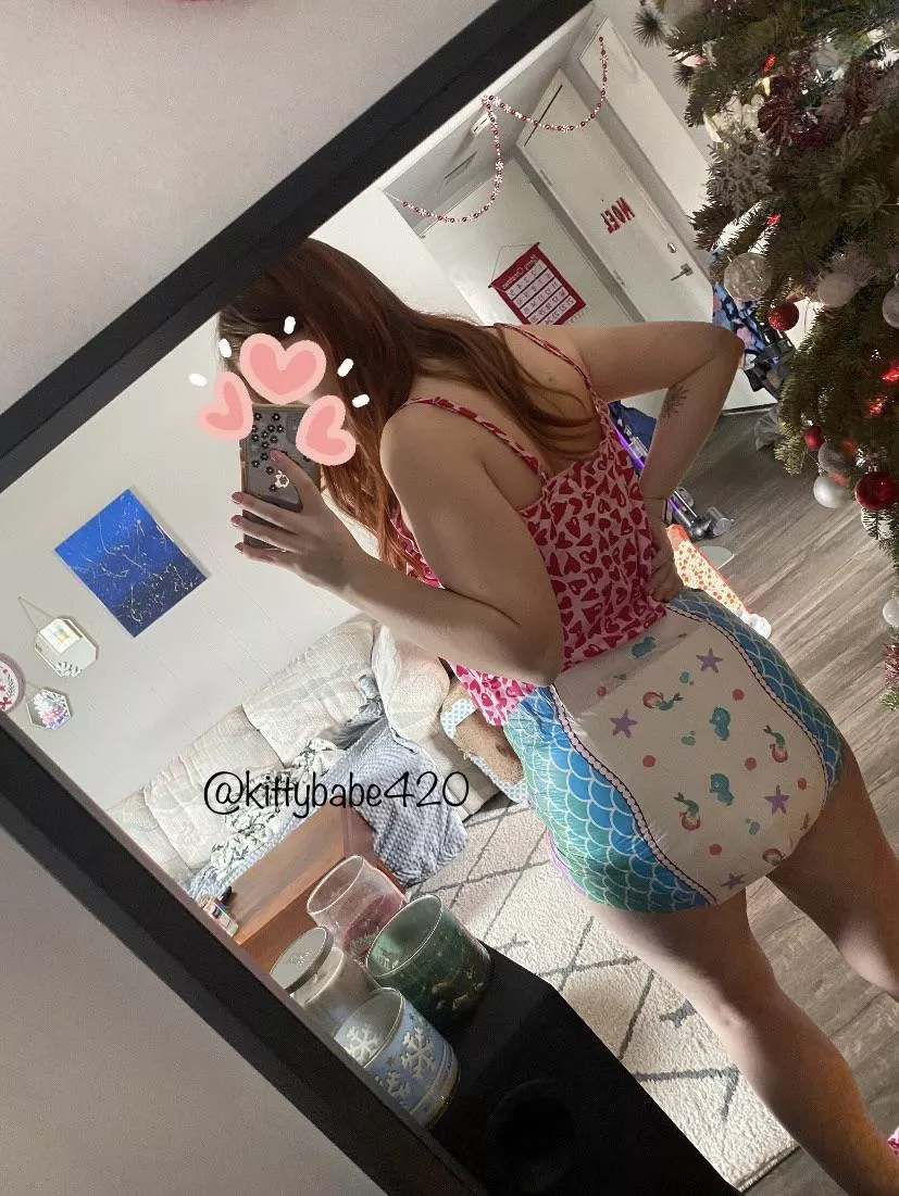 Daddy’s little diaper girl 🧜🏼‍♀️ posted by KittyBabe420
