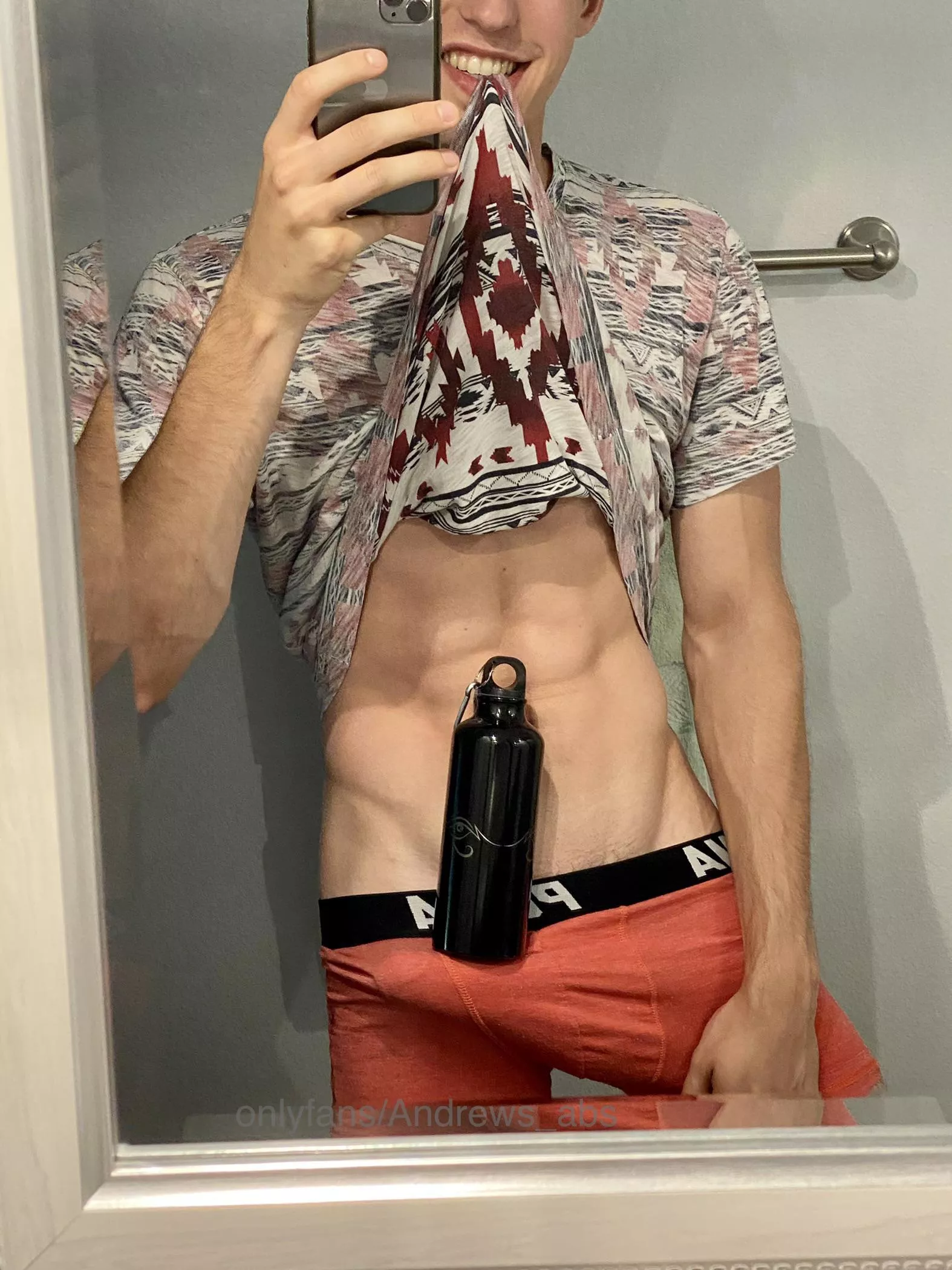 Dick thick enough to balance a bottle on it posted by AndrewsAbs