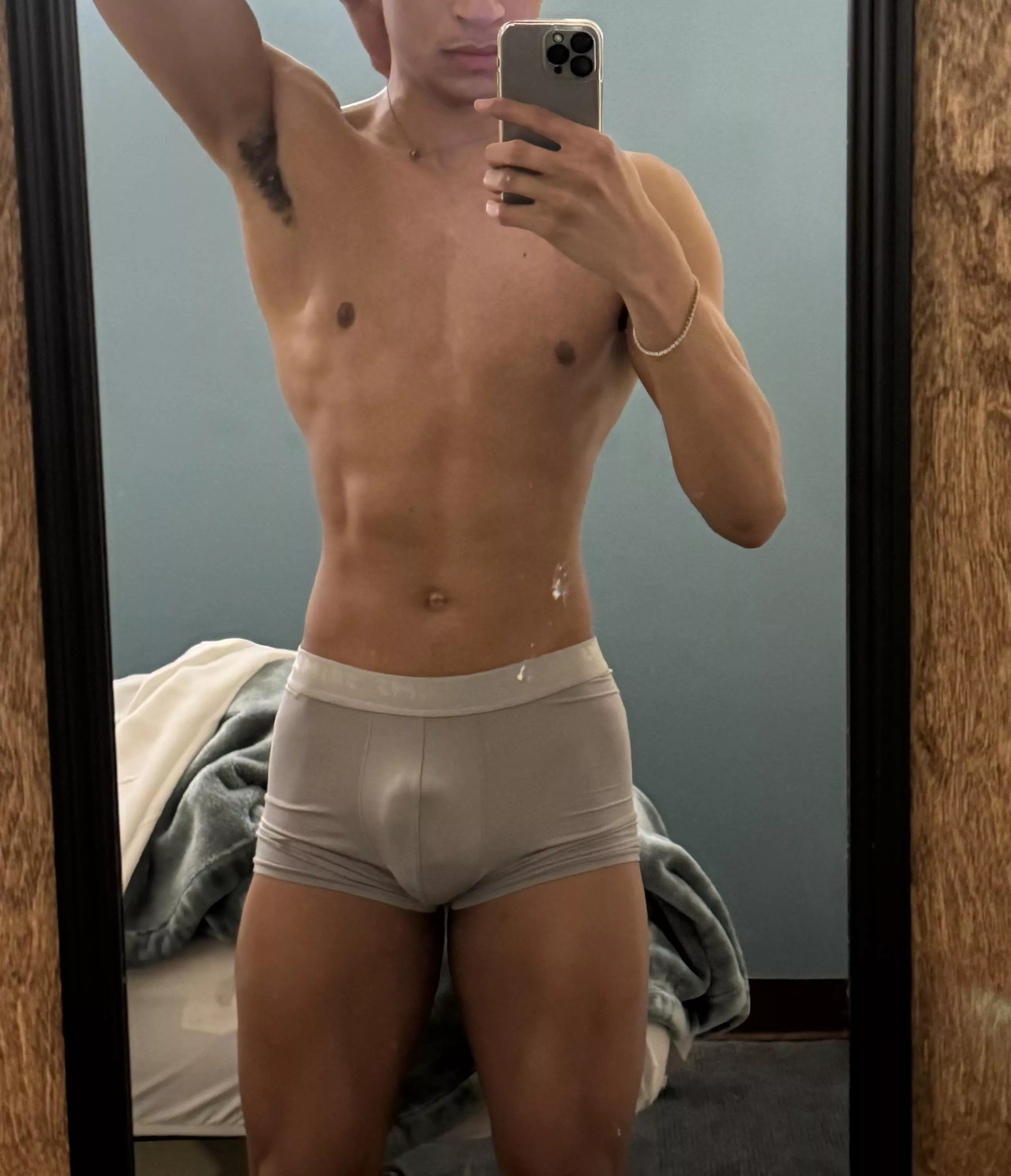 DM if you wanna sniff posted by Which_Cucumber2448