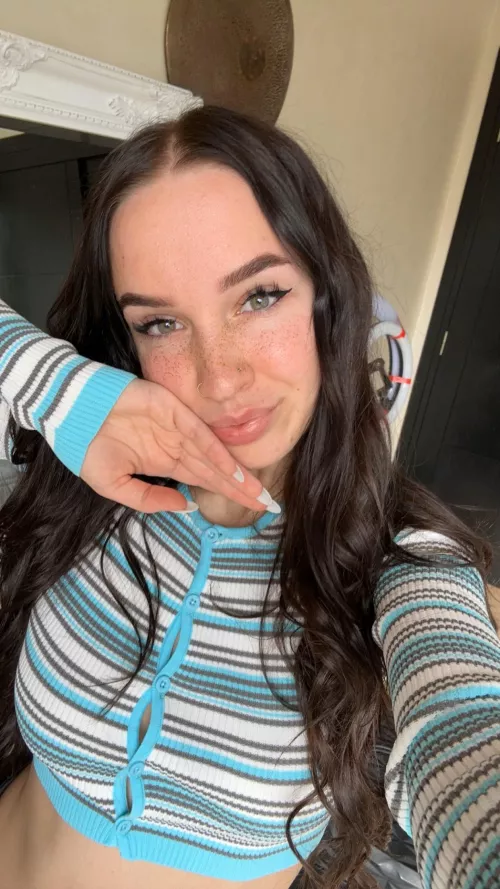 Do i look sexy on my top? by kaoukaoukaou