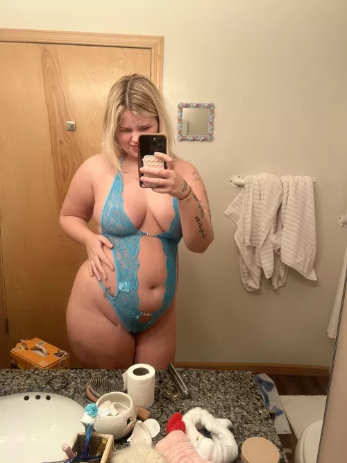 Do you like my chubby body? by wispy_girlwa