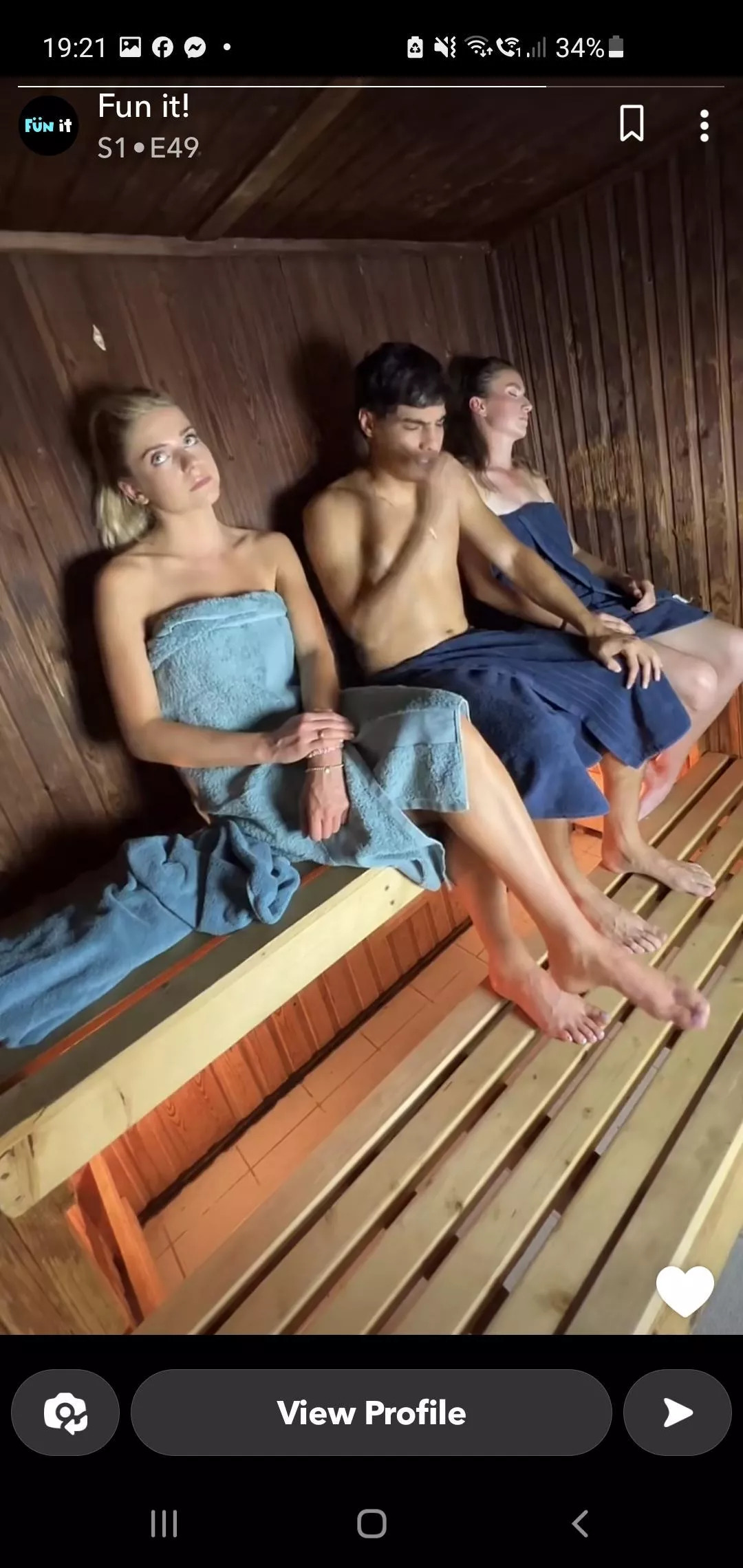 Doubt she does porn but anyone know who the blonde girl is on the left?? She's stunning posted by jonlew13