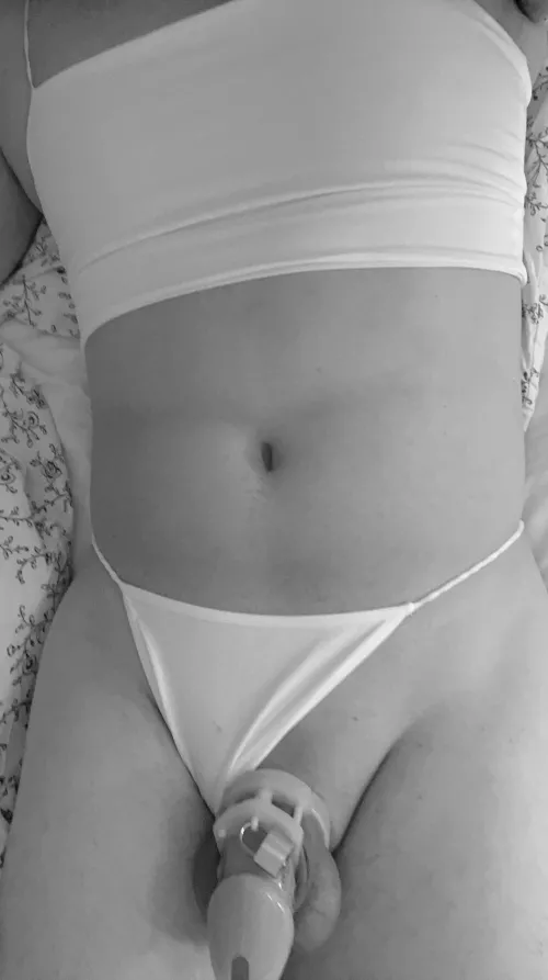 First time caged, am I doing it right? 🥺 by JaneMoon7