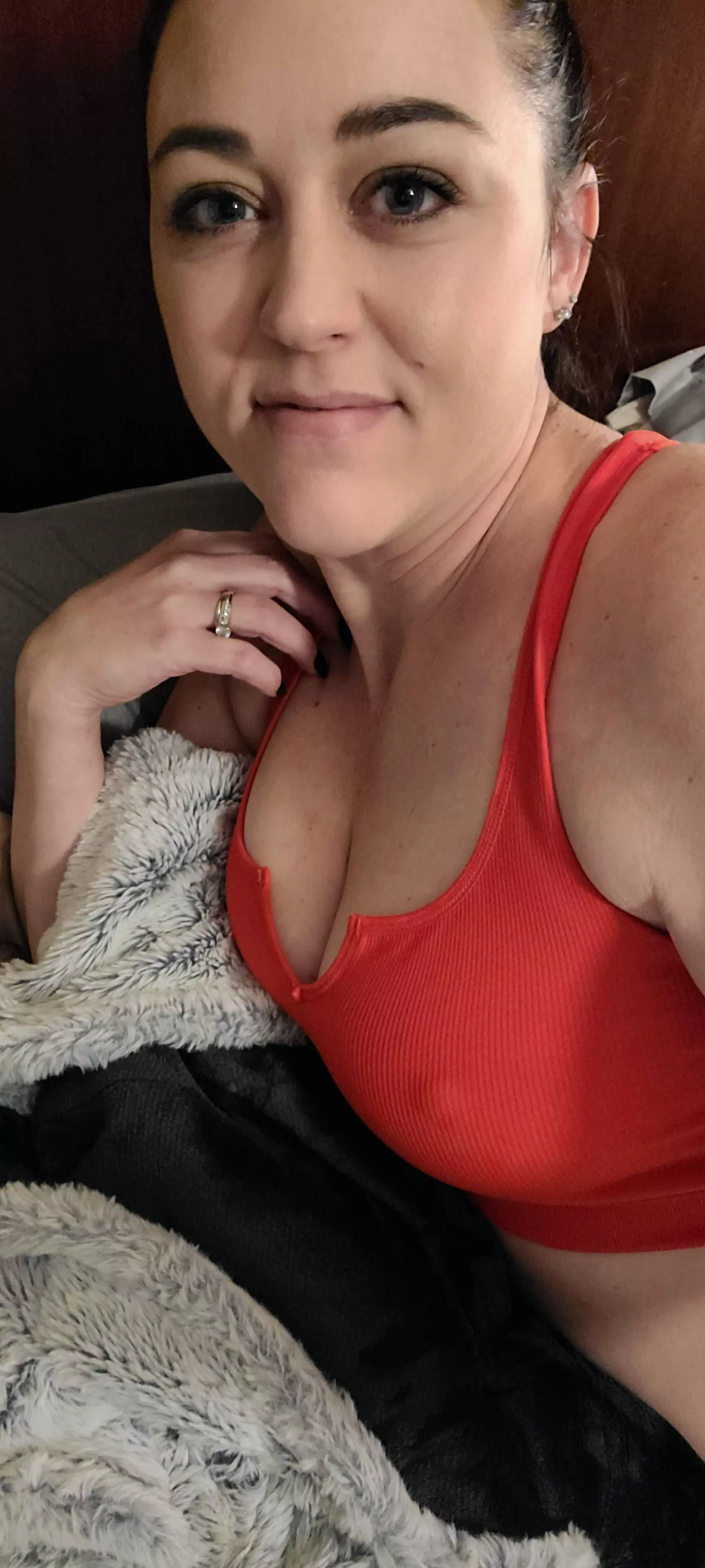 Hope you don't mind the pokies this morning. It's a chilly winter. posted by toyification_girl