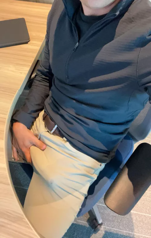 Hope you like a little precum with your bulges by benh14147