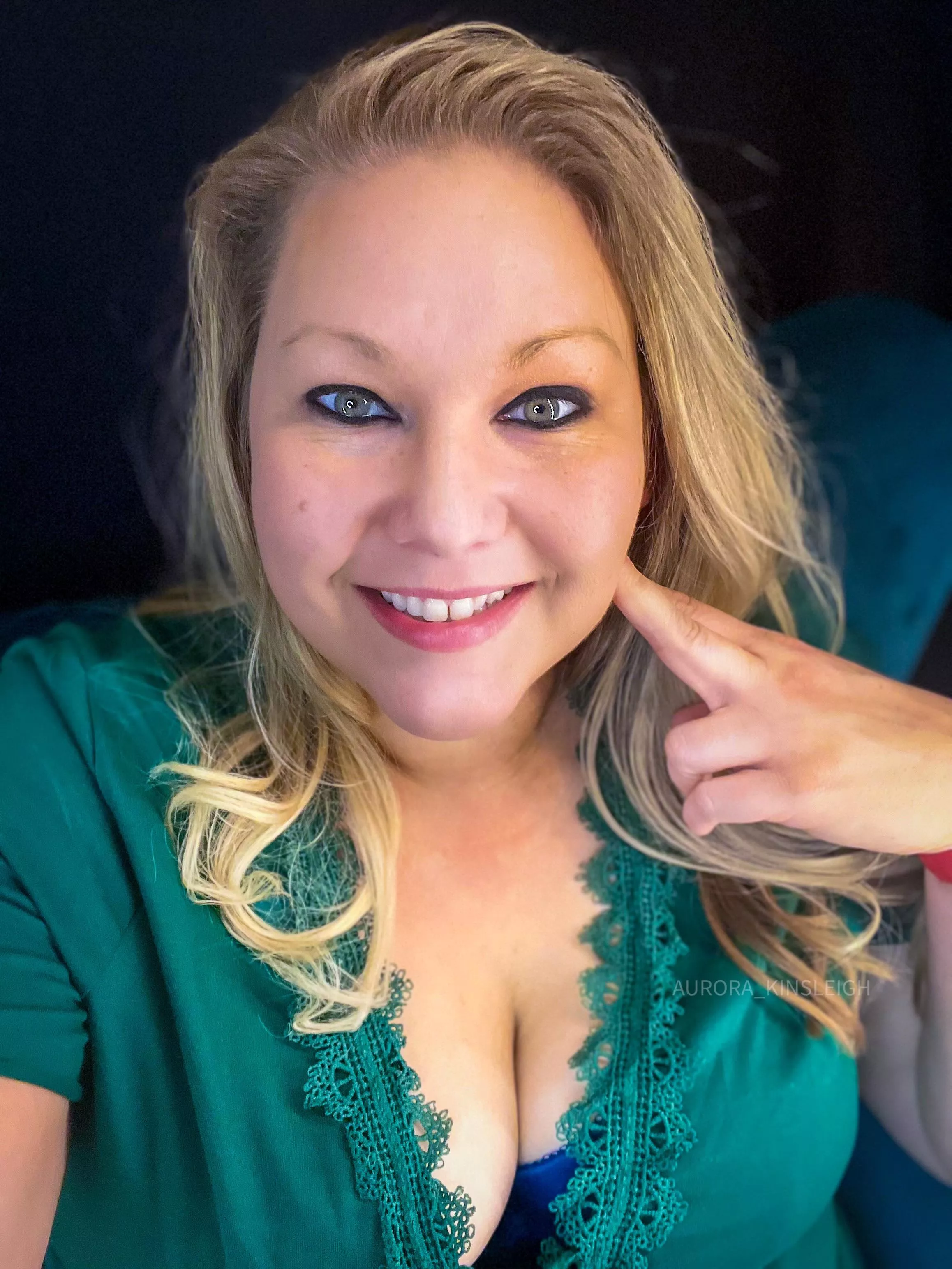 I like when my eyes match my clothes ;) posted by AuroraKinsleigh