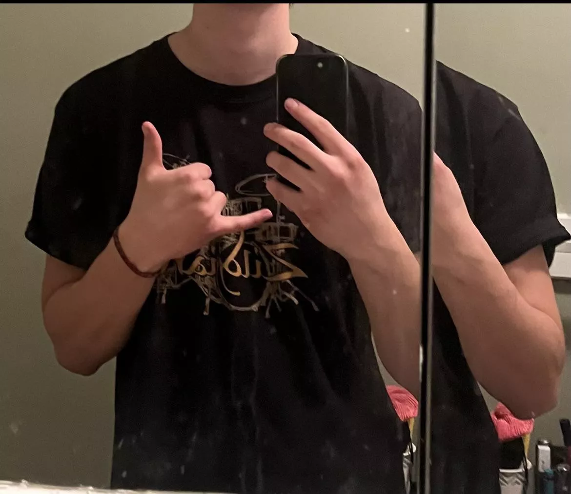 Ignore the dirty mirror posted by Yourlocalsweaterboy