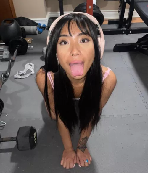 im a gym whore!!! (f) by asiandolldesires