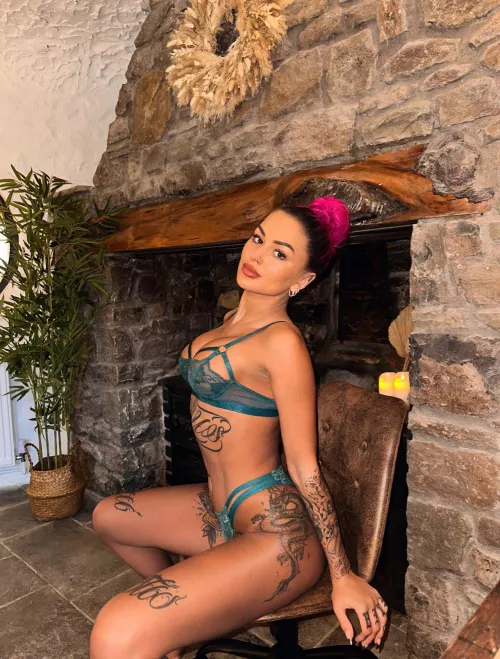 Iutr by EmilyHotPaige