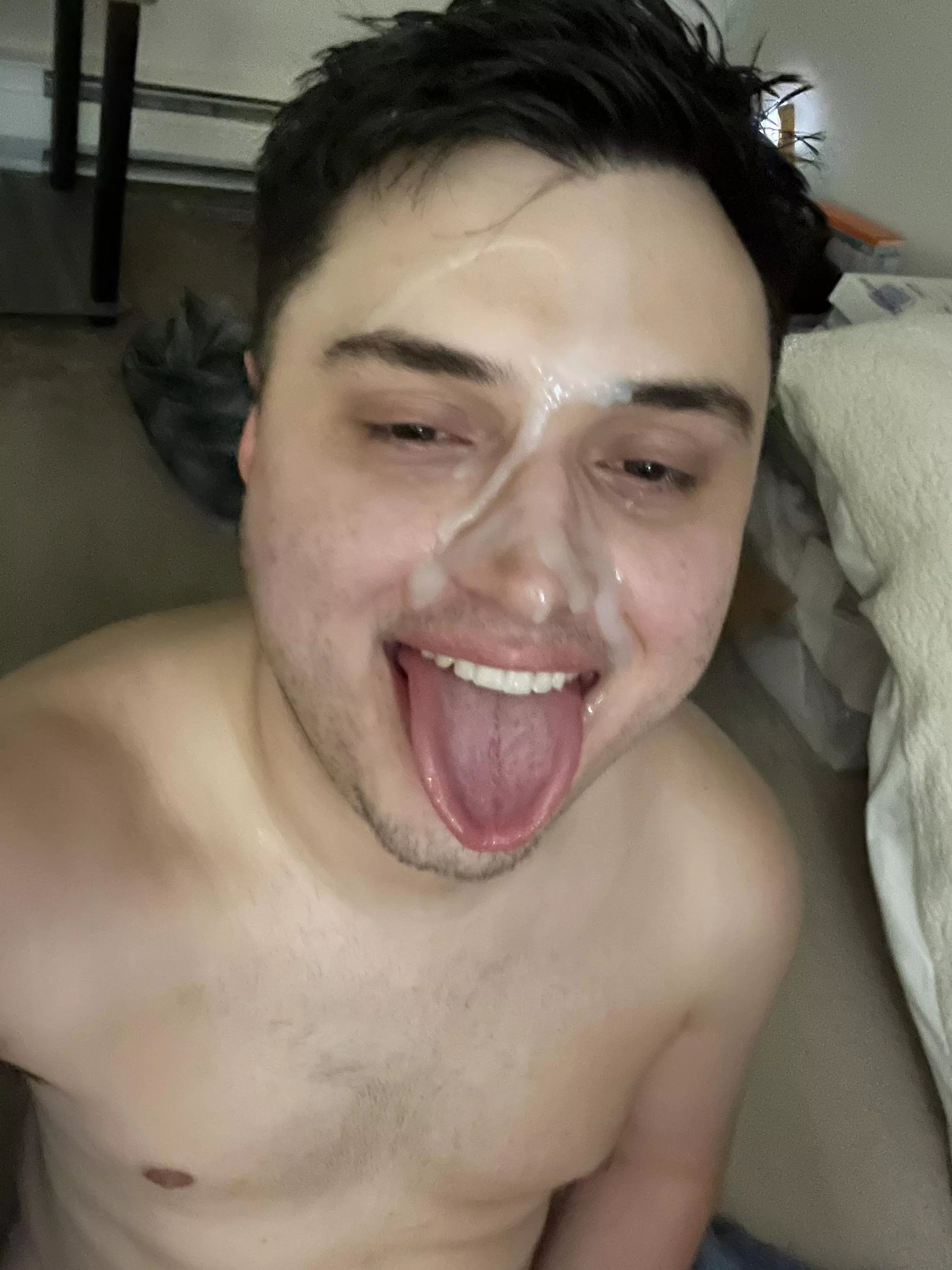 Love cum on my face 💦 posted by Trick-Investigator93