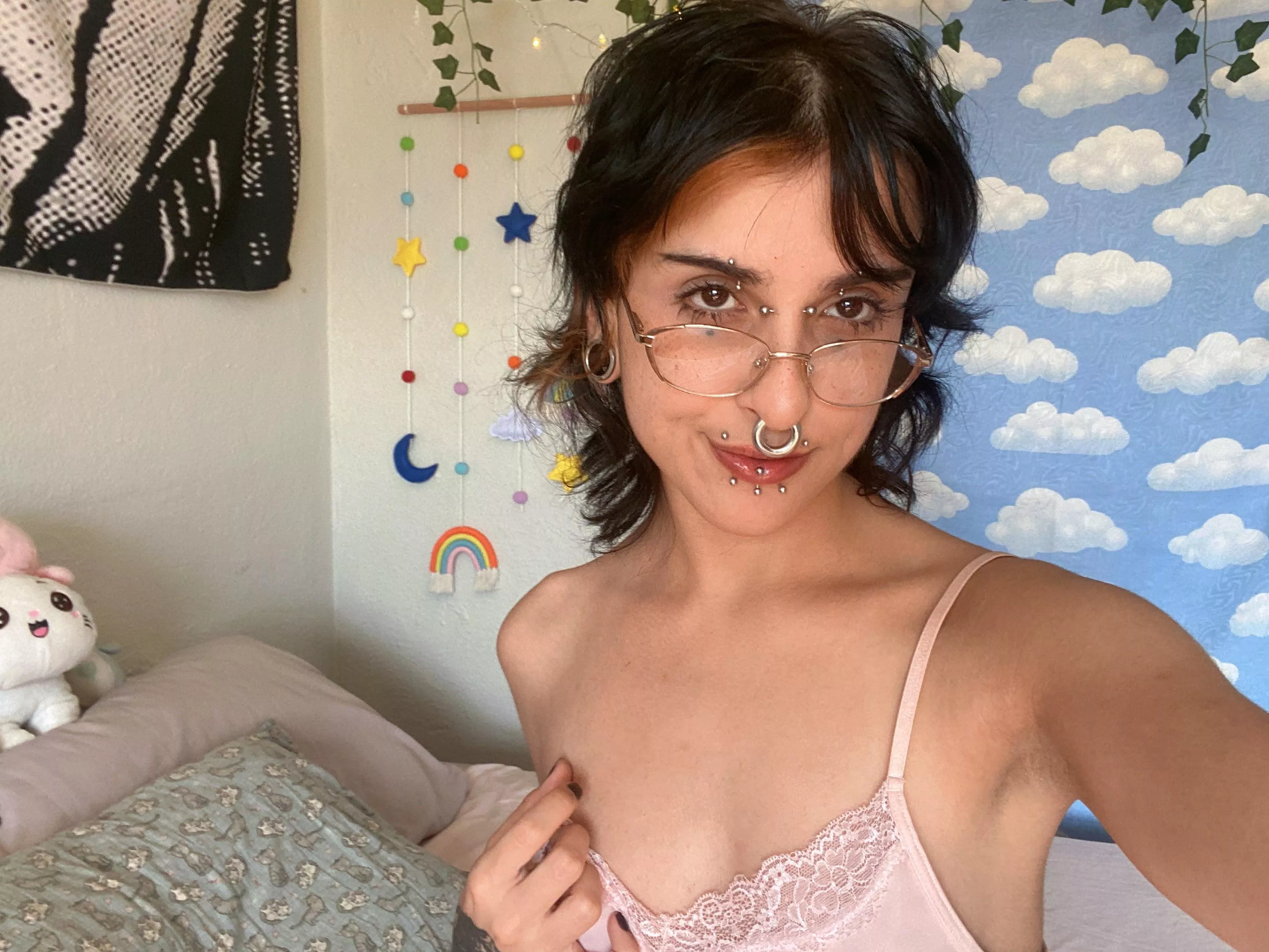 love how my shoulders and neck look on this top posted by virtualbunni