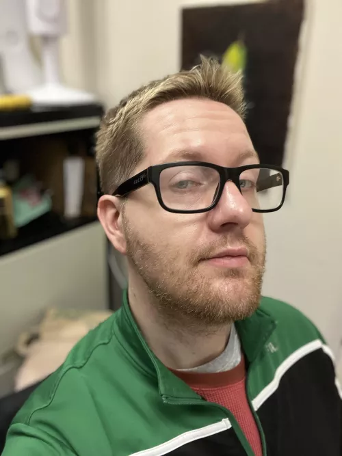 Morning! Do I look as tired as I feel? by Daveylonglegs