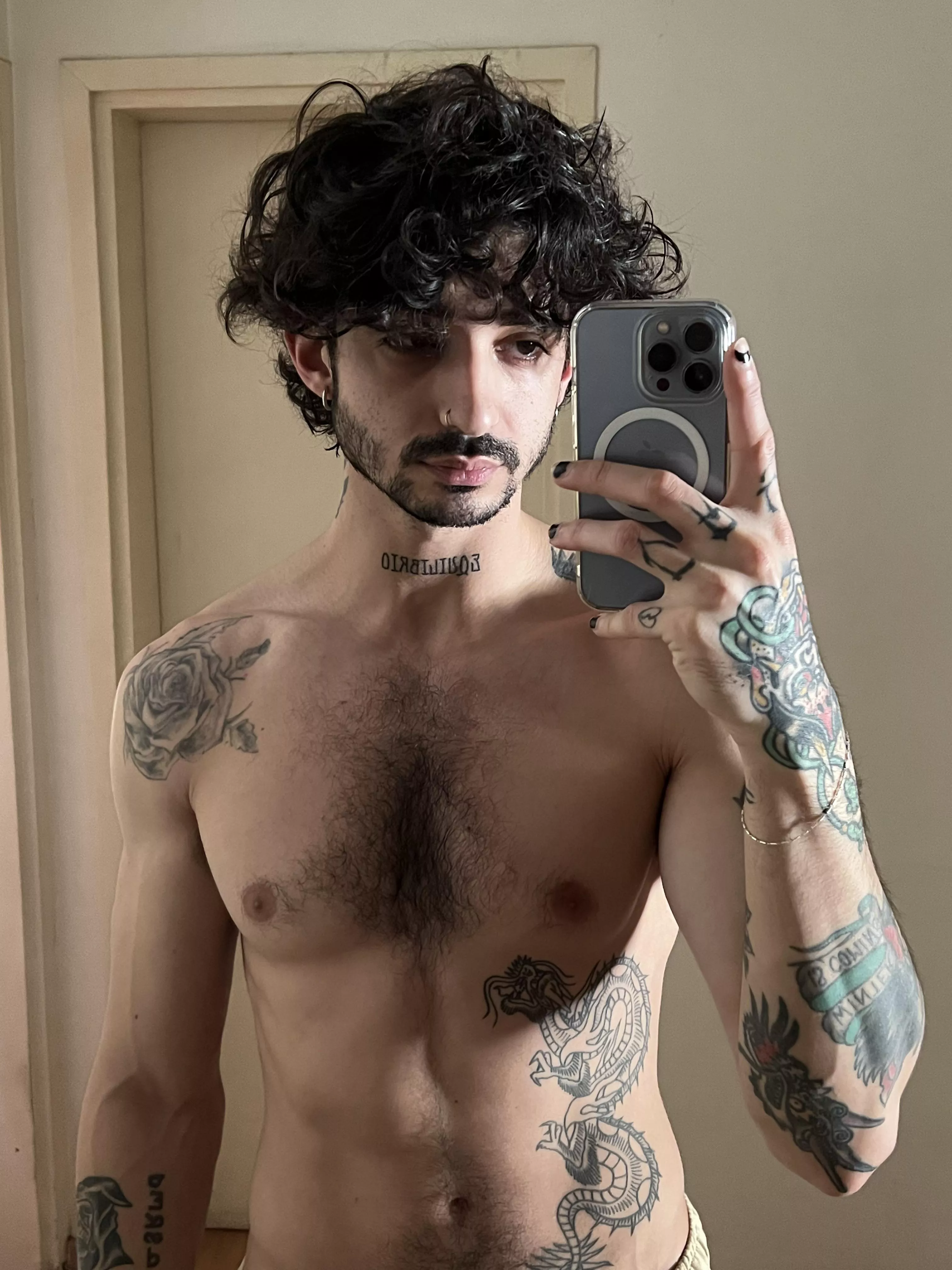 Say “hi” if you want me to send you nudes posted by fffffrancis