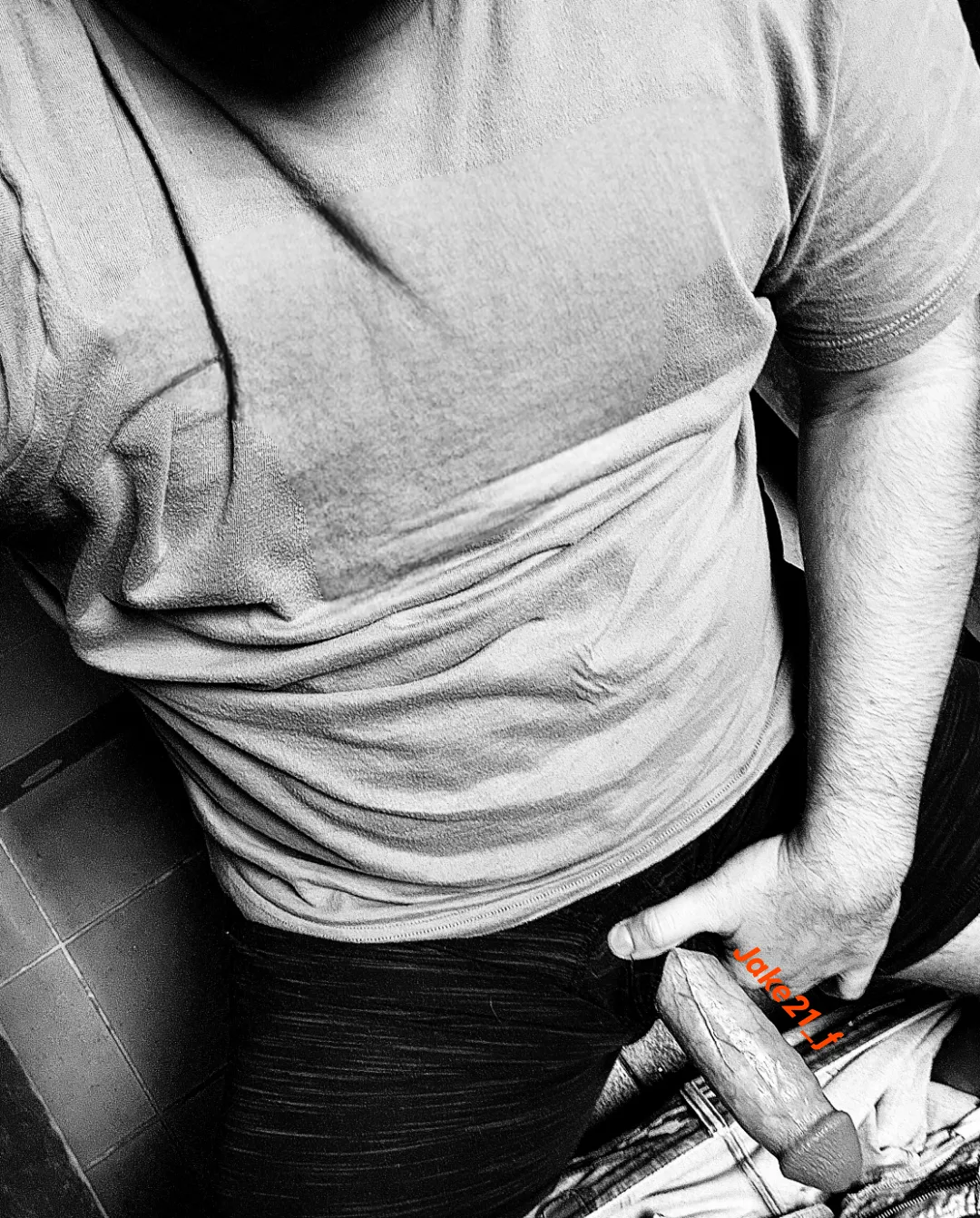 Someone wanna play with this cock? posted by Jake21_f