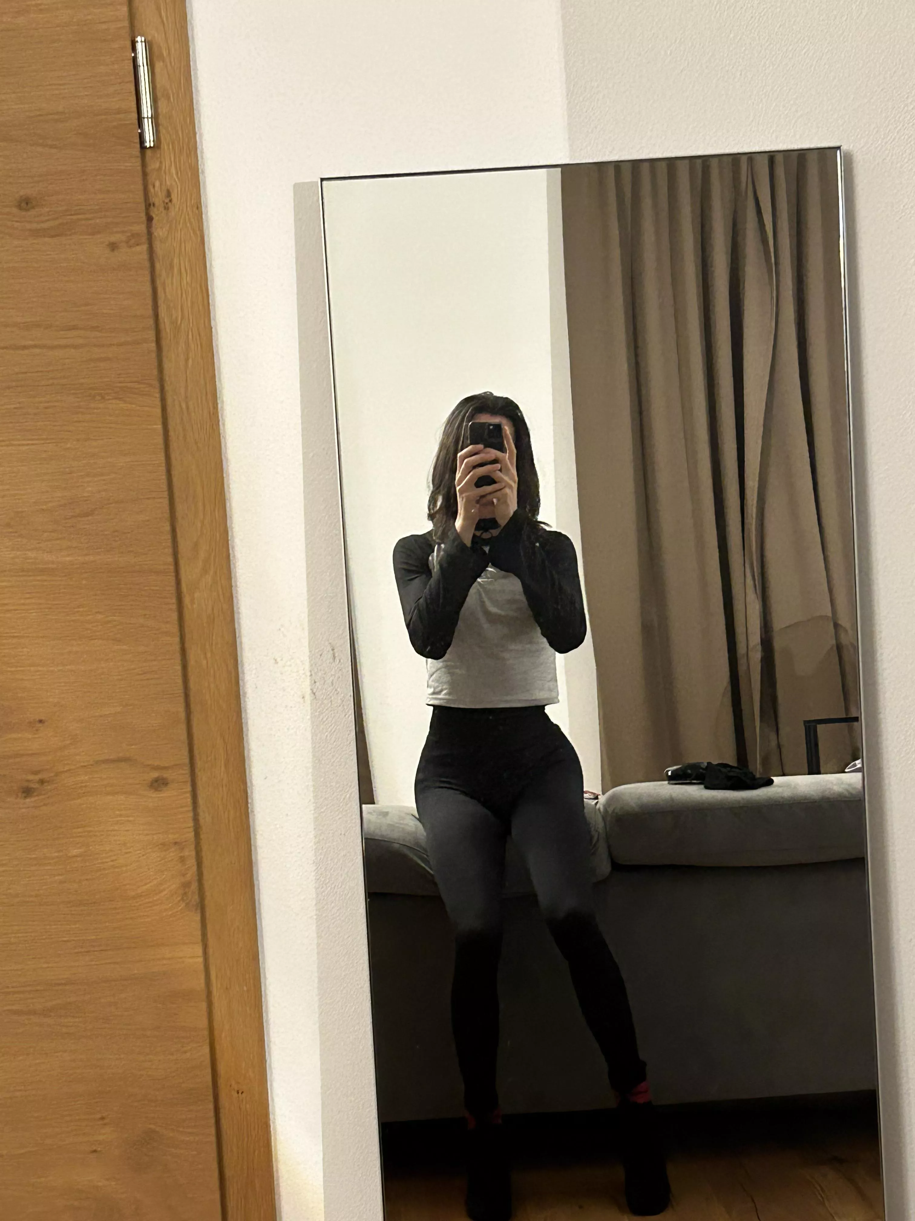 Took a quick pic before my workout ☺️ posted by just_briar