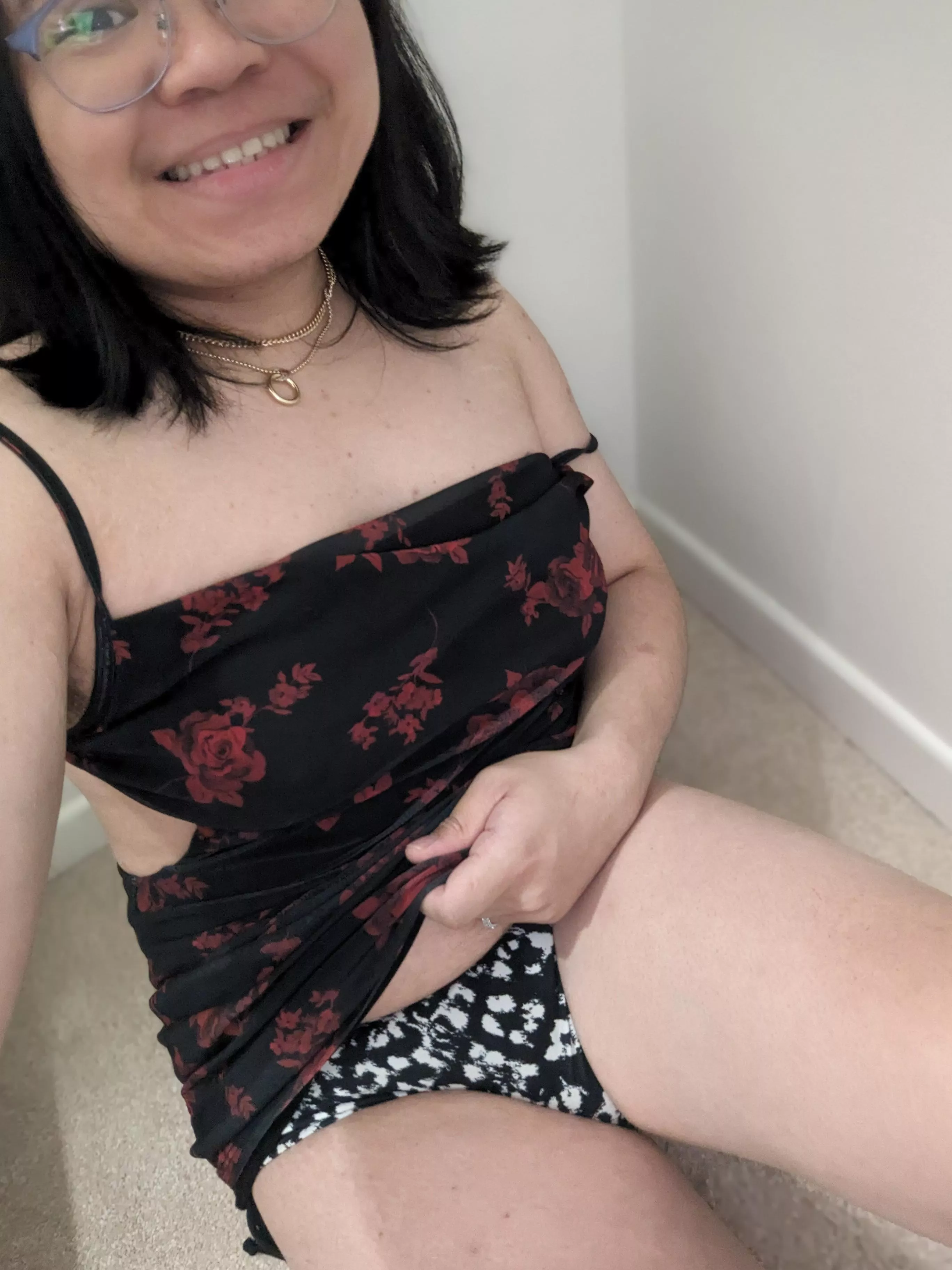 Underneath the dress (F26) posted by alyssag71
