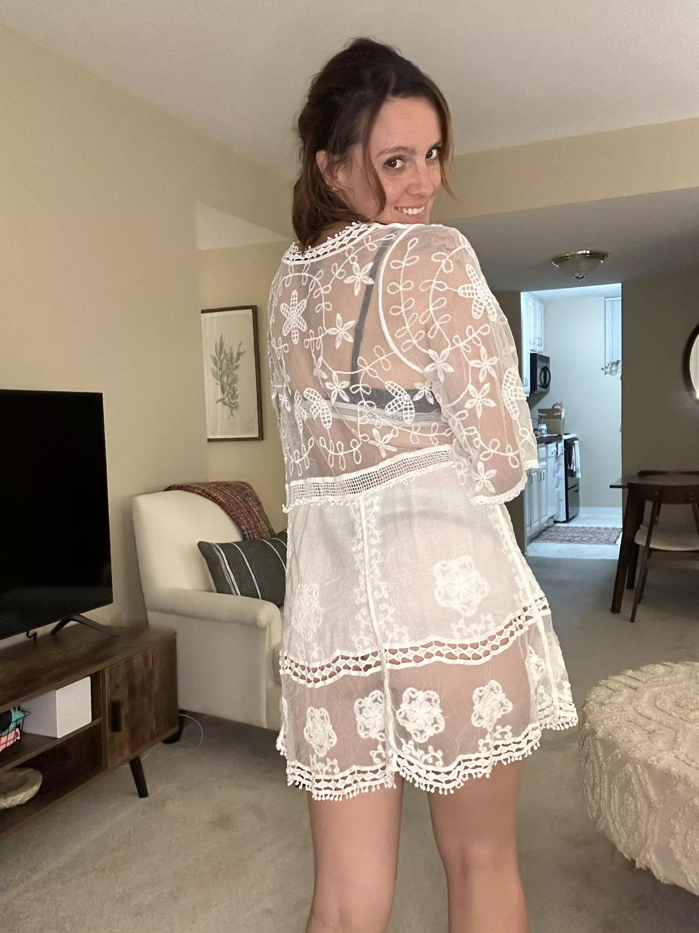 w0uld you take me on a date by wearing this posted by Tay-Rae773