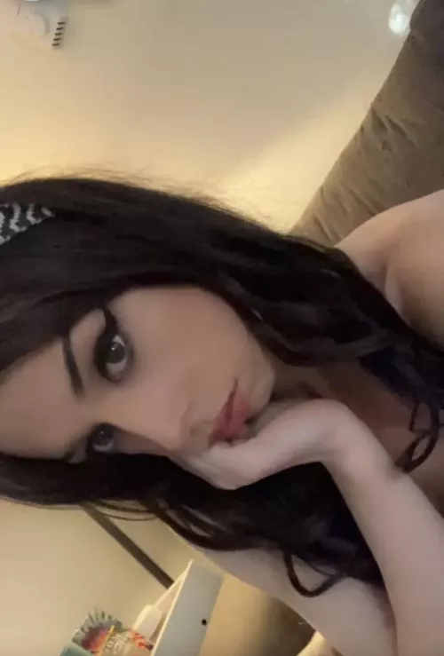 would you accept nudes from me ? by alliemayne20