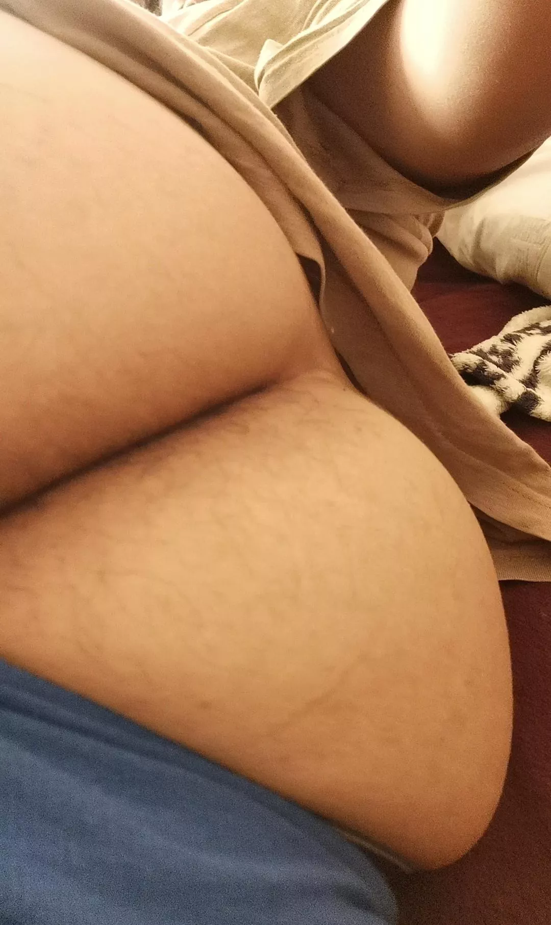 25, latino bottom here, anyone wants to join me in bed? posted by Dazzling-Treat1563