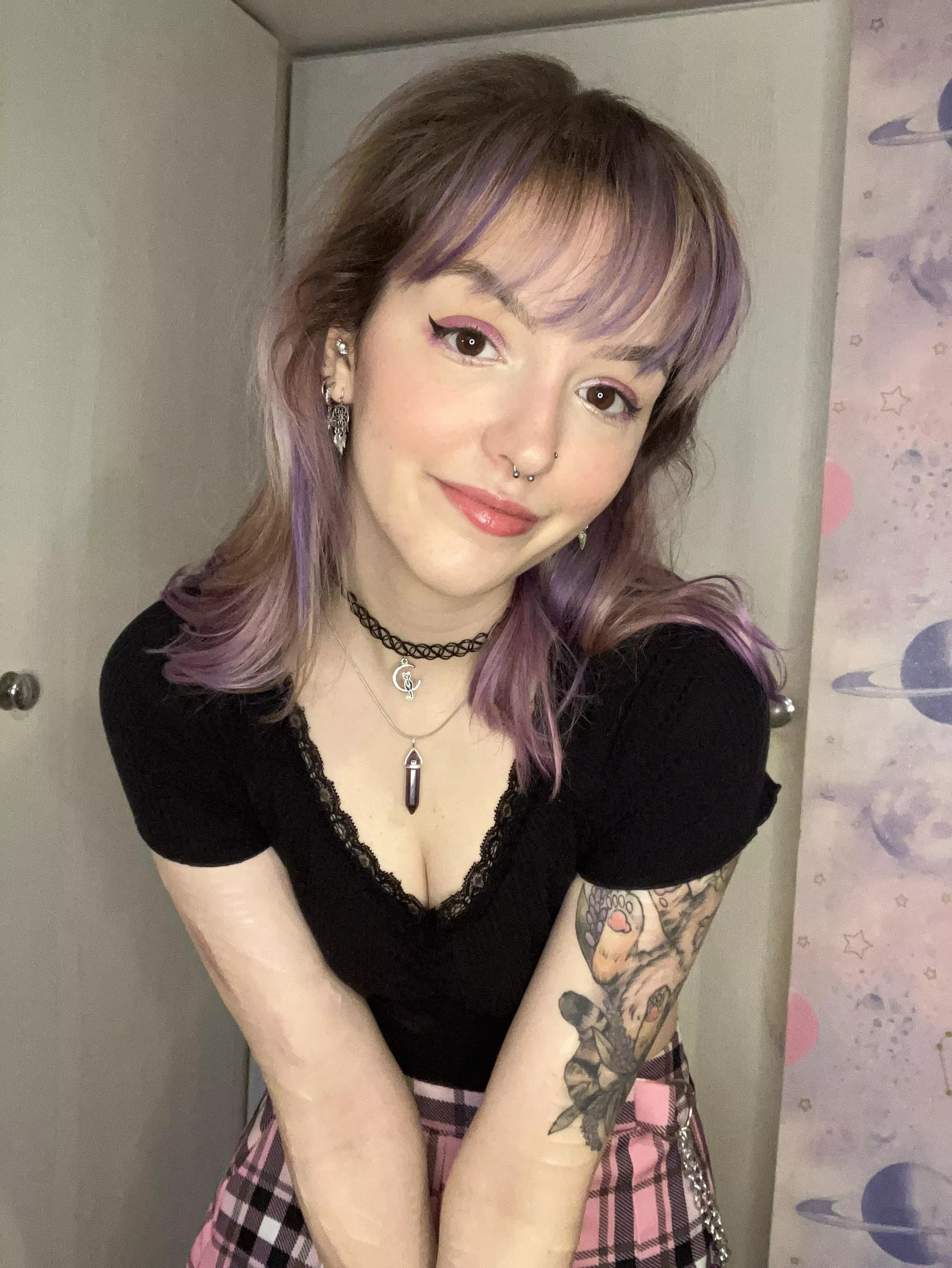 All dressed up and nowhere to go (F) posted by gibbymoo