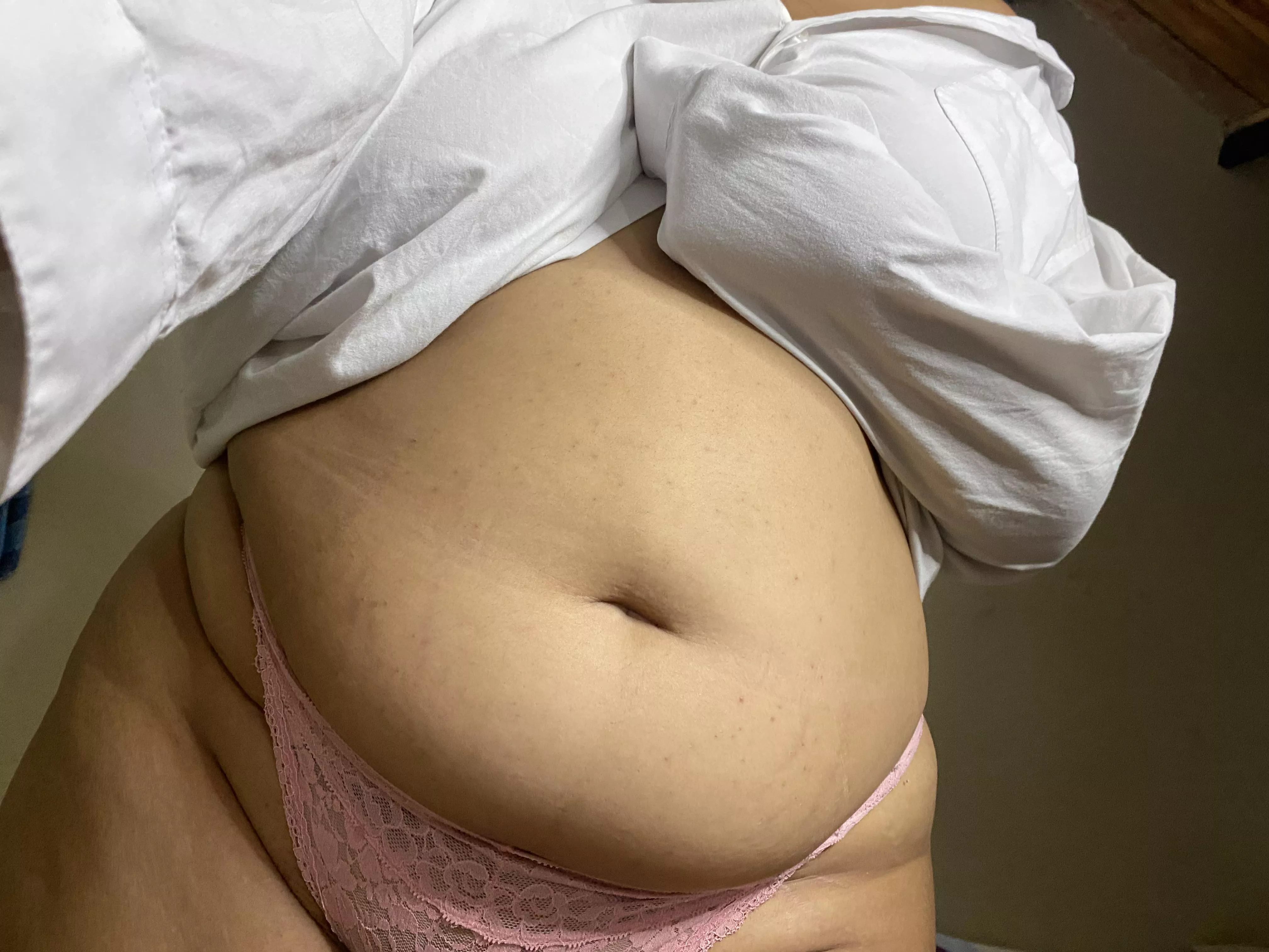 🎀🎀🎀🎀belly posted by Lumpy_Lab1164