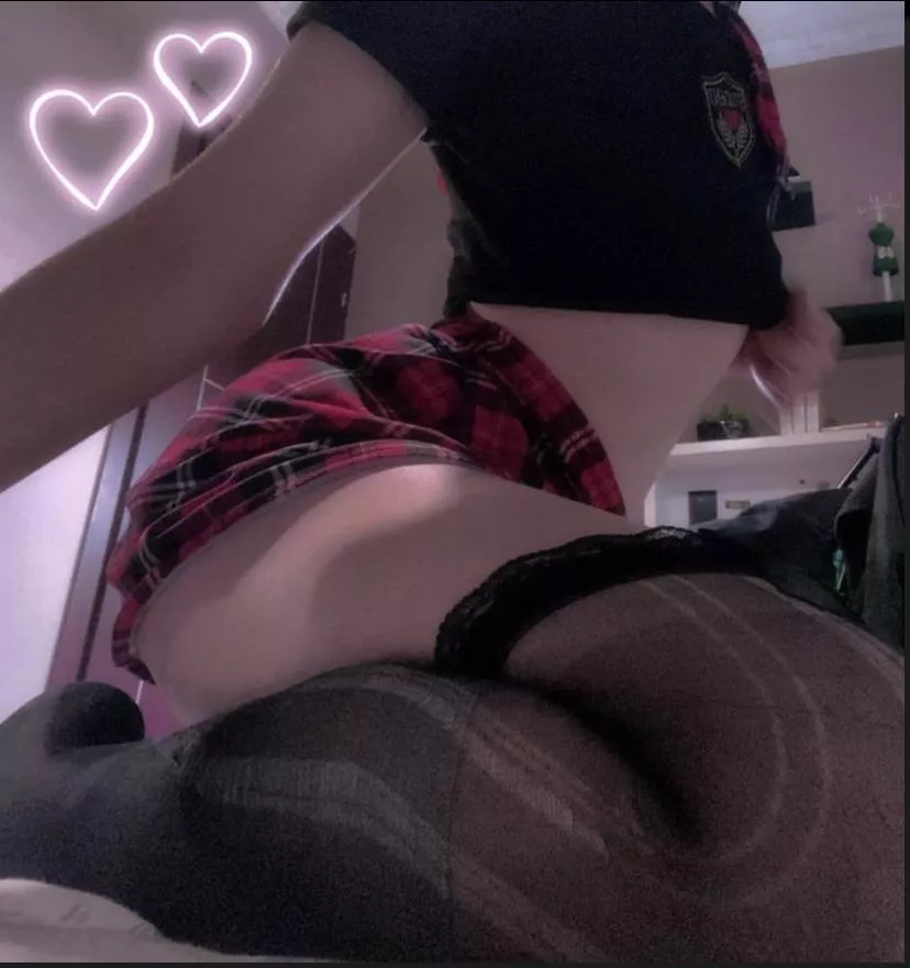 Boys in skirts ( fyi don’t ban me I’m the OG poster ) posted by femboyszn