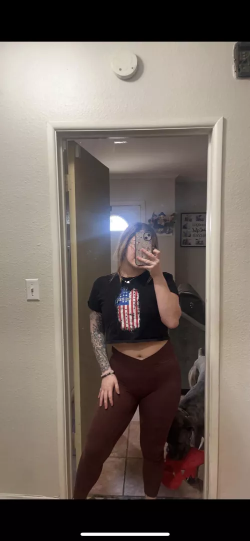 Crop top for the gym by MissBugg223