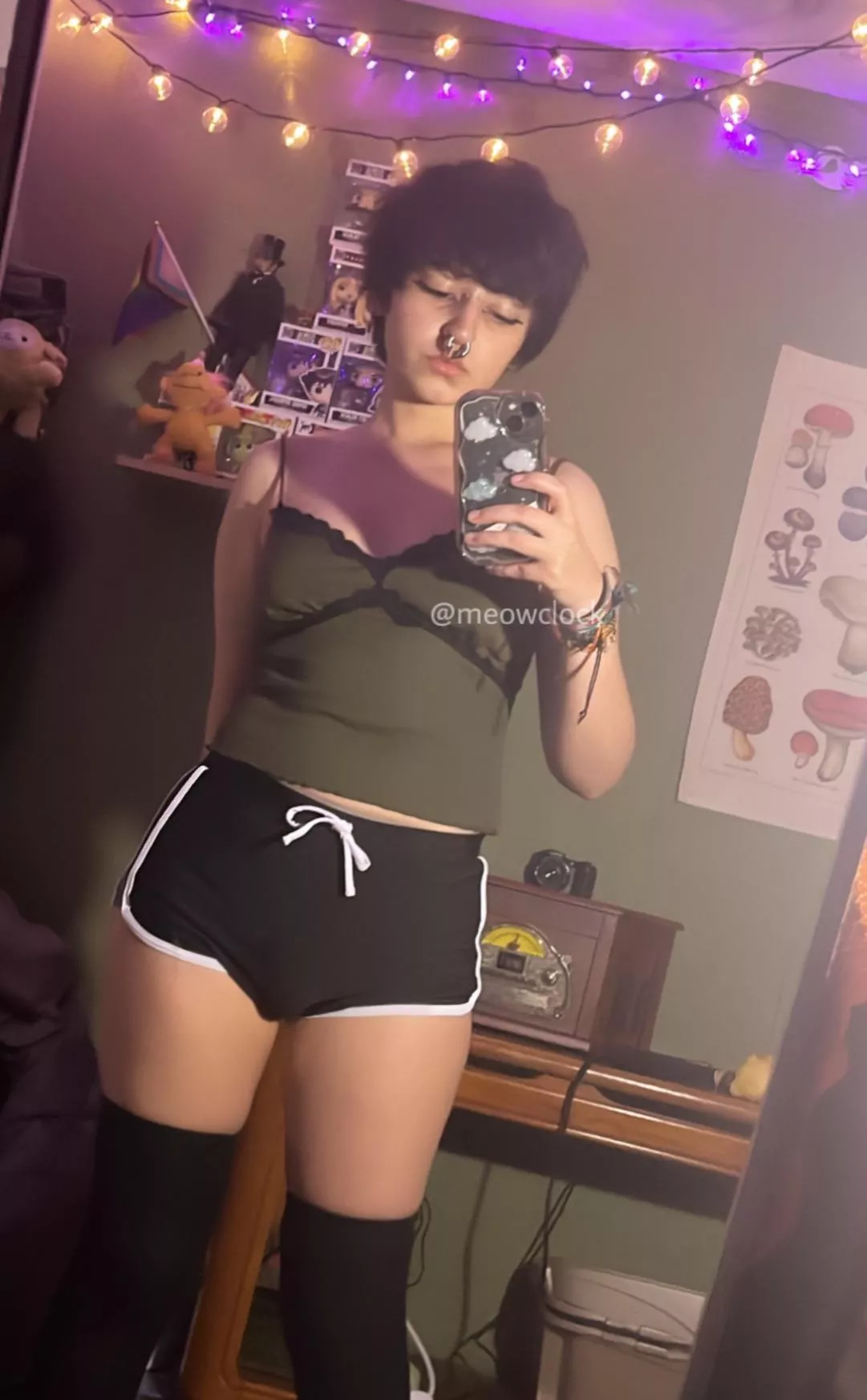 do u think i’m cute? posted by meowclock